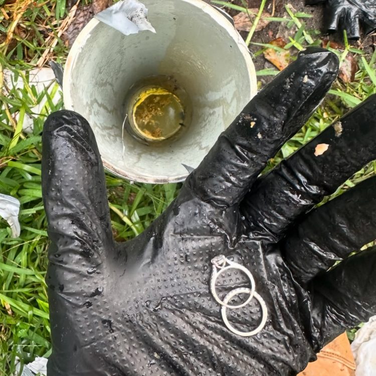 E7320542-7443-4D0E-8510-16BB7538B602